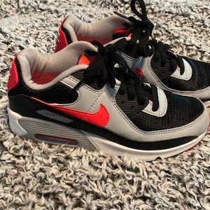Boys Nike Air Max Size 4Y